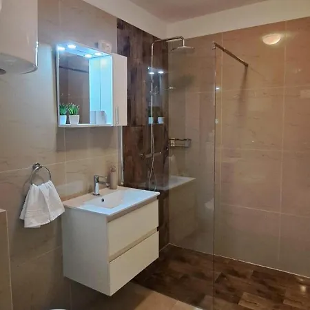 24 Langa Nibiru Appartement